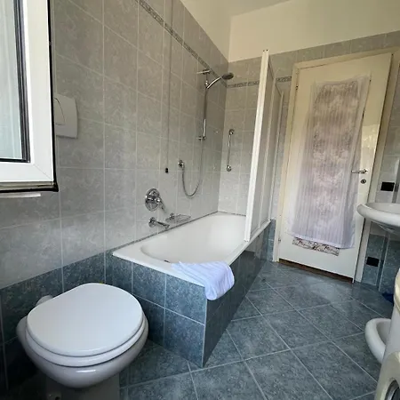 Casa Francesca Alojamento de Acomodação e Pequeno-almoço Lecco